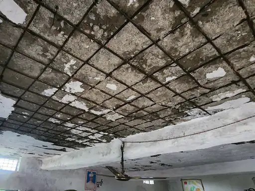 जर्जर स्कूल जबलपुर संभाग