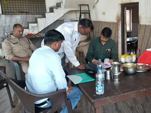 सोनगरा रेस्टोरेंट जांच: बासी दाल परोसने पर खाद्य सुरक्षा टीम आई कार्रवाई हेतु